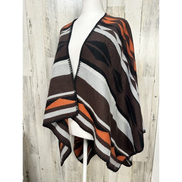 Old Navy Aztec blanket Cape Wrap womens Cozy Cabin Outdoors One Size - Picture 6 of 7